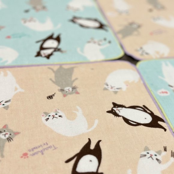 Kitten Cat Loves Move Japanese Handkerchief ❘ Hand Towel ❘ Face Towel (Pink) - Picture 4 of 5